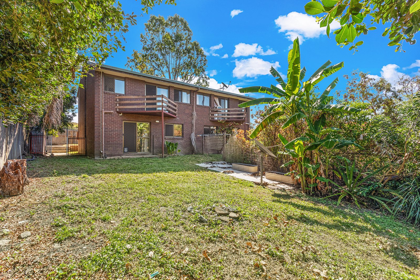 1&2/5 Barnes Place CANNONVALE 16