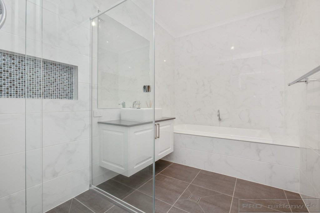 125 Billabong Parade CHISHOLM 22