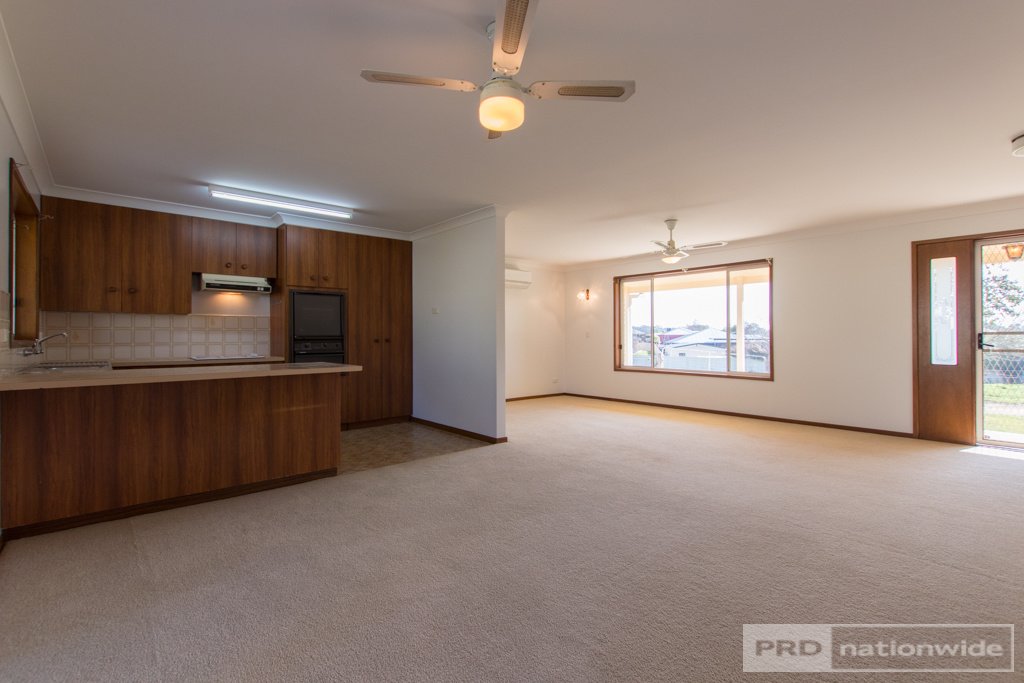 125 Blowering Road TUMUT 4