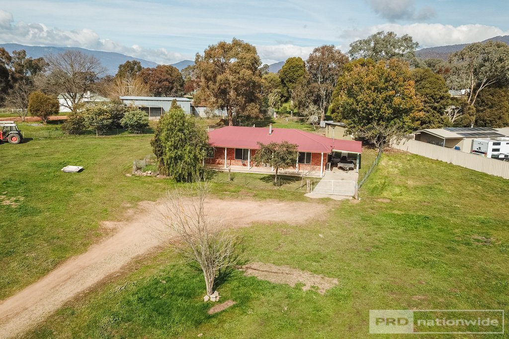 125 Blowering Road TUMUT 13