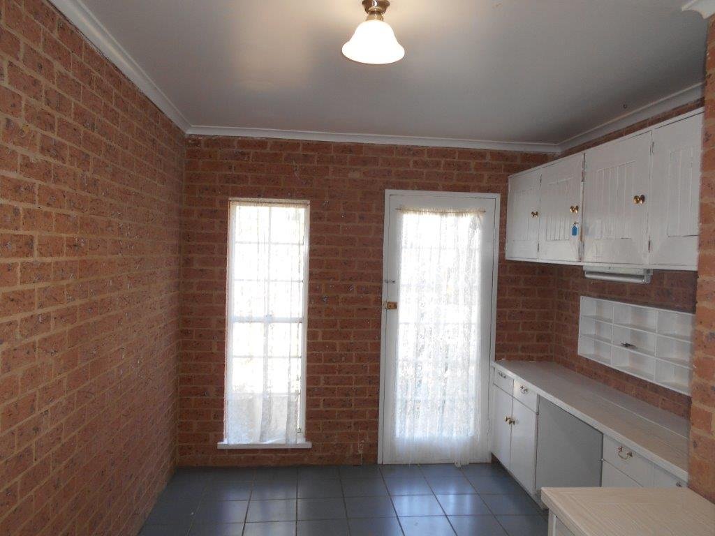 125 Bombowlee Avenue TUMUT 5