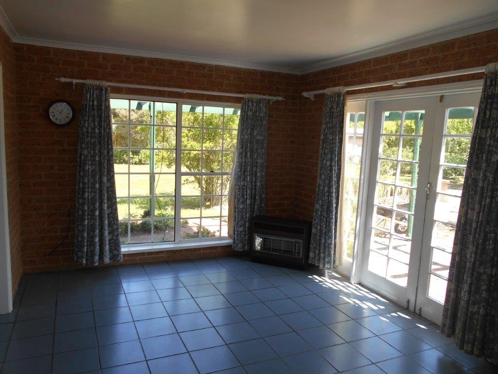 125 Bombowlee Avenue TUMUT 8