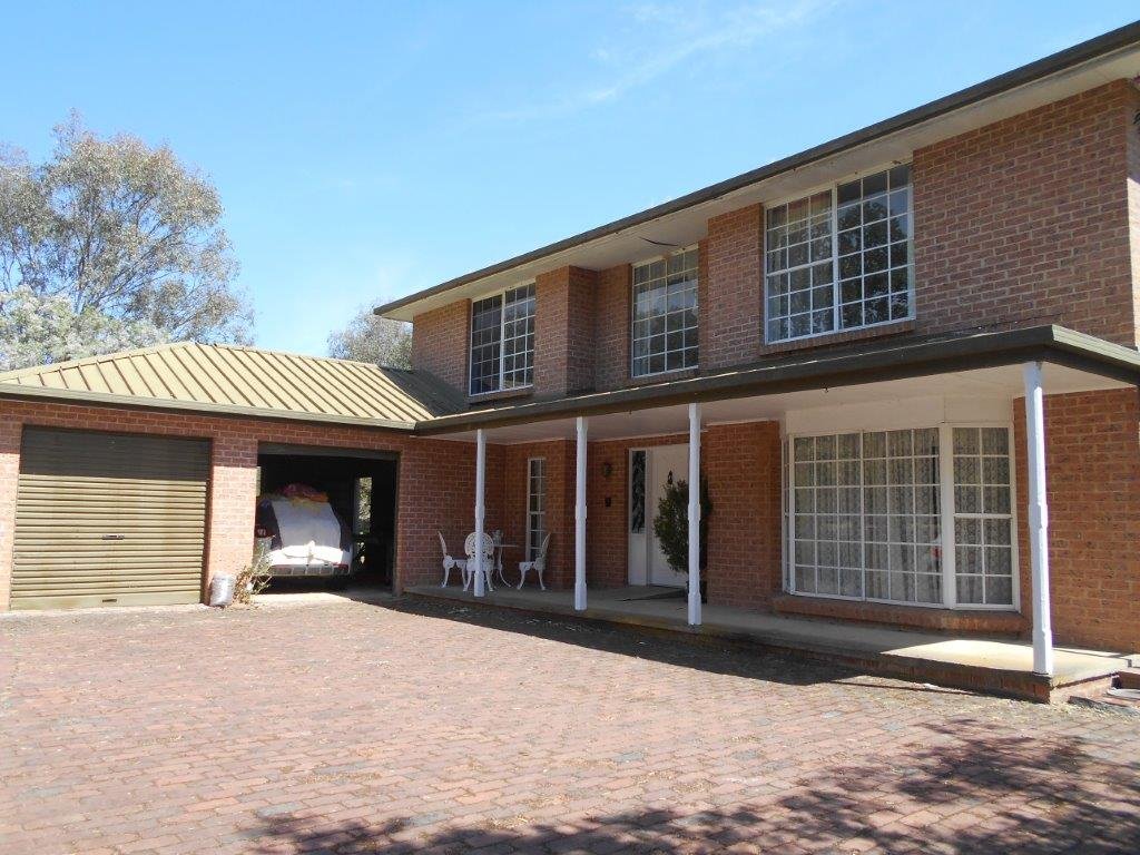 125 Bombowlee Avenue TUMUT 1