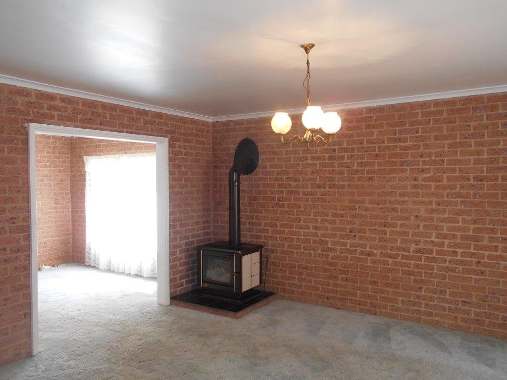 125 Bombowlee Avenue TUMUT 3