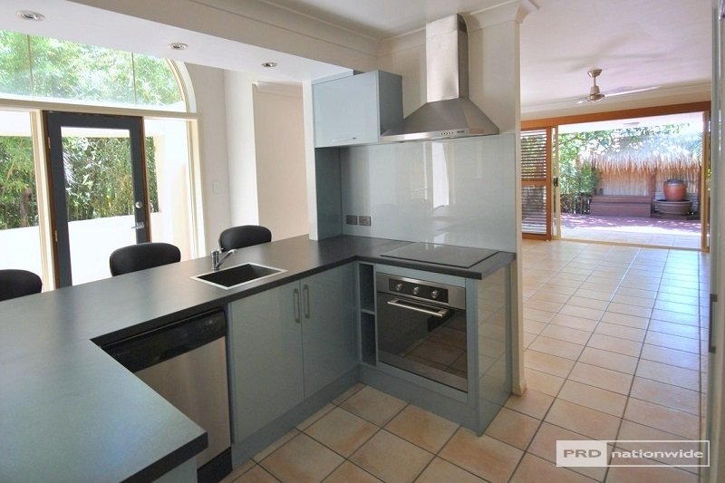 1/25 Charlton Street SOUTHPORT 3
