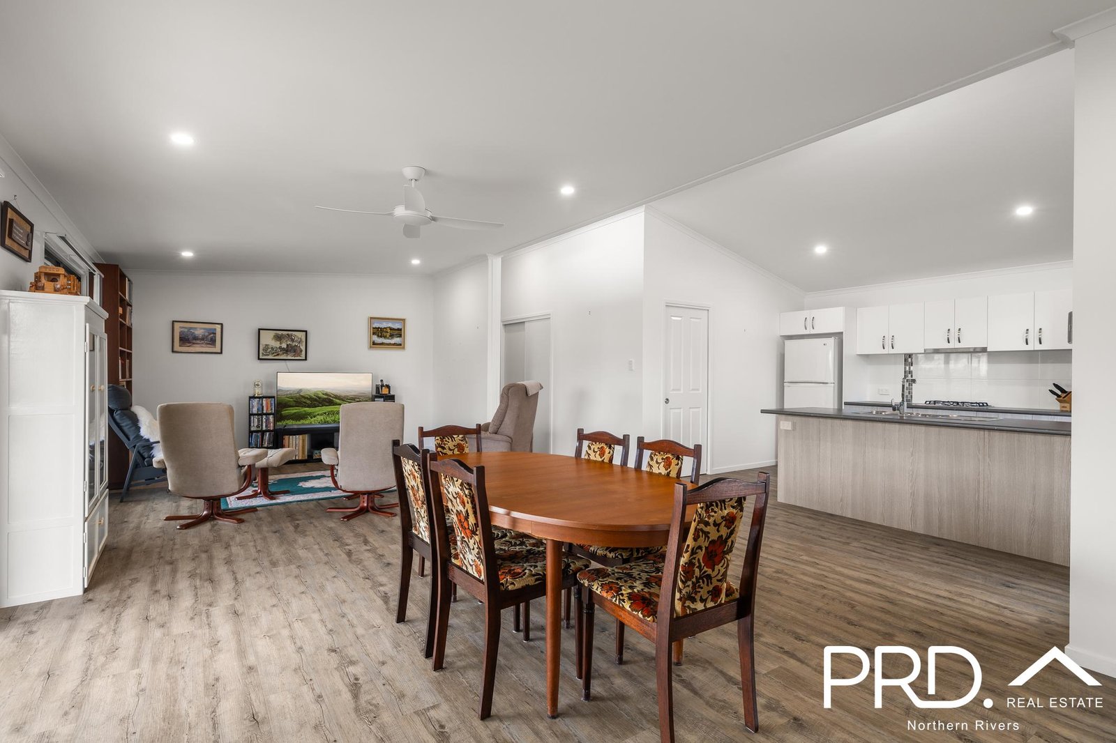 125 Cockatoo Close / 69 Light Street CASINO 2