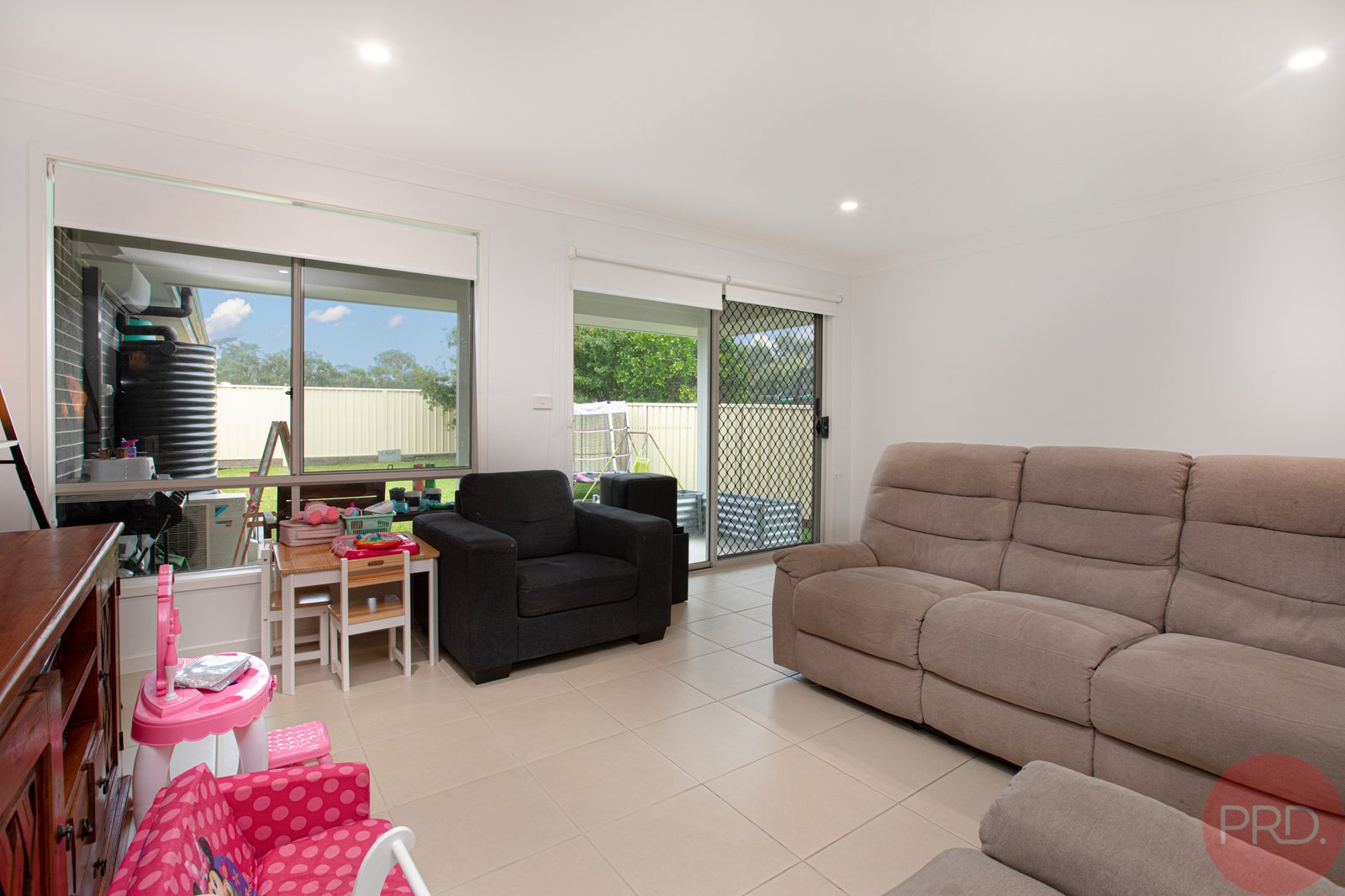 1&2/5 Elford Avenue WESTON 11