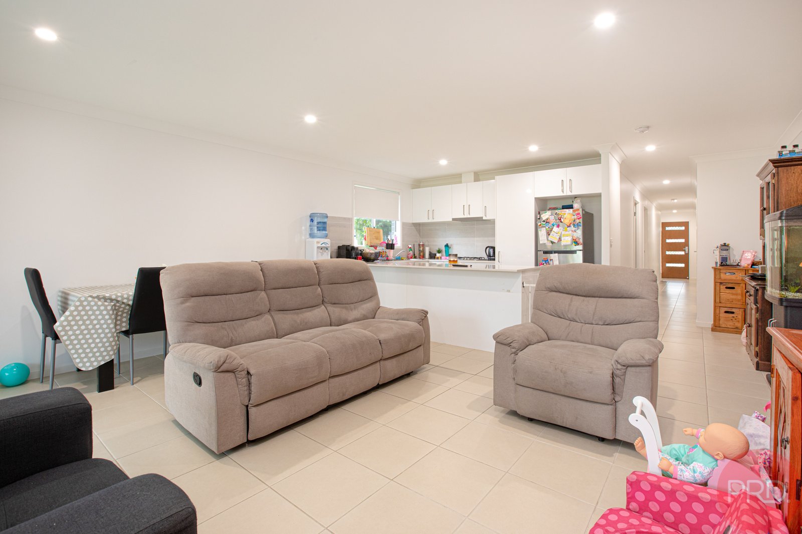 1&2/5 Elford Avenue WESTON 13