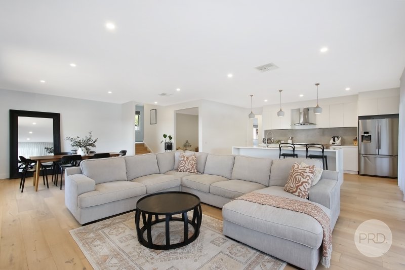 125 Emma Way GLENROY 2