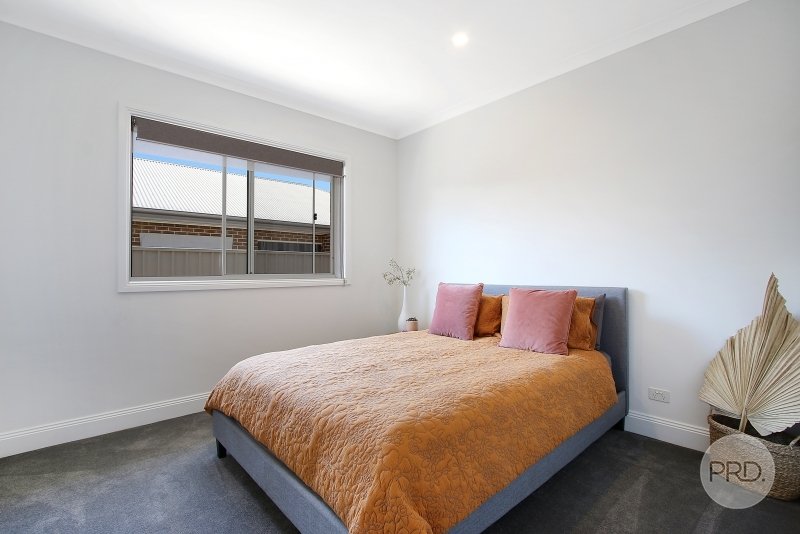 125 Emma Way GLENROY 9