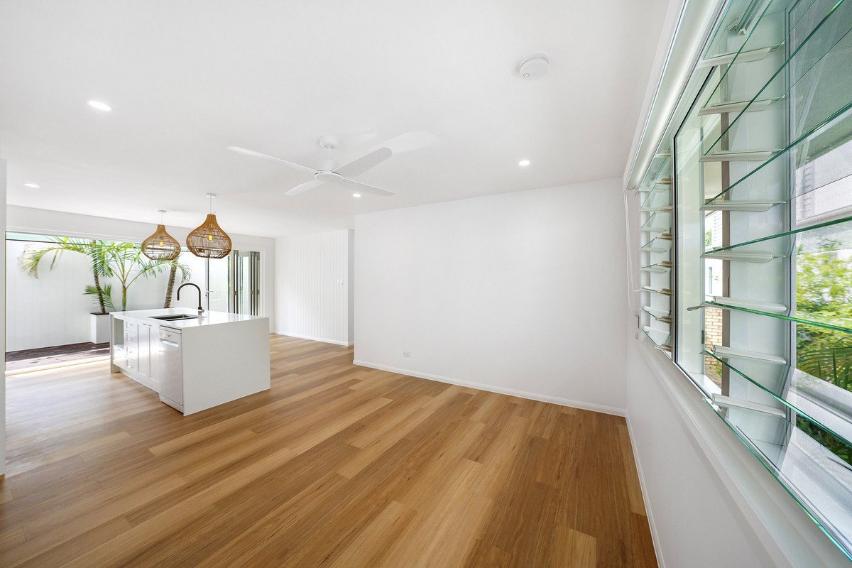 1/25 Evandale Crescent MIAMI 1