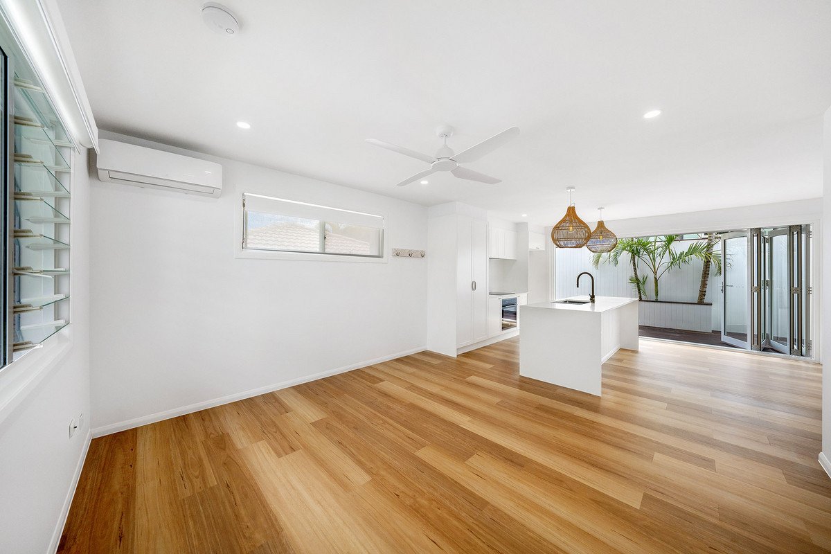 1/25 Evandale Crescent MIAMI 1