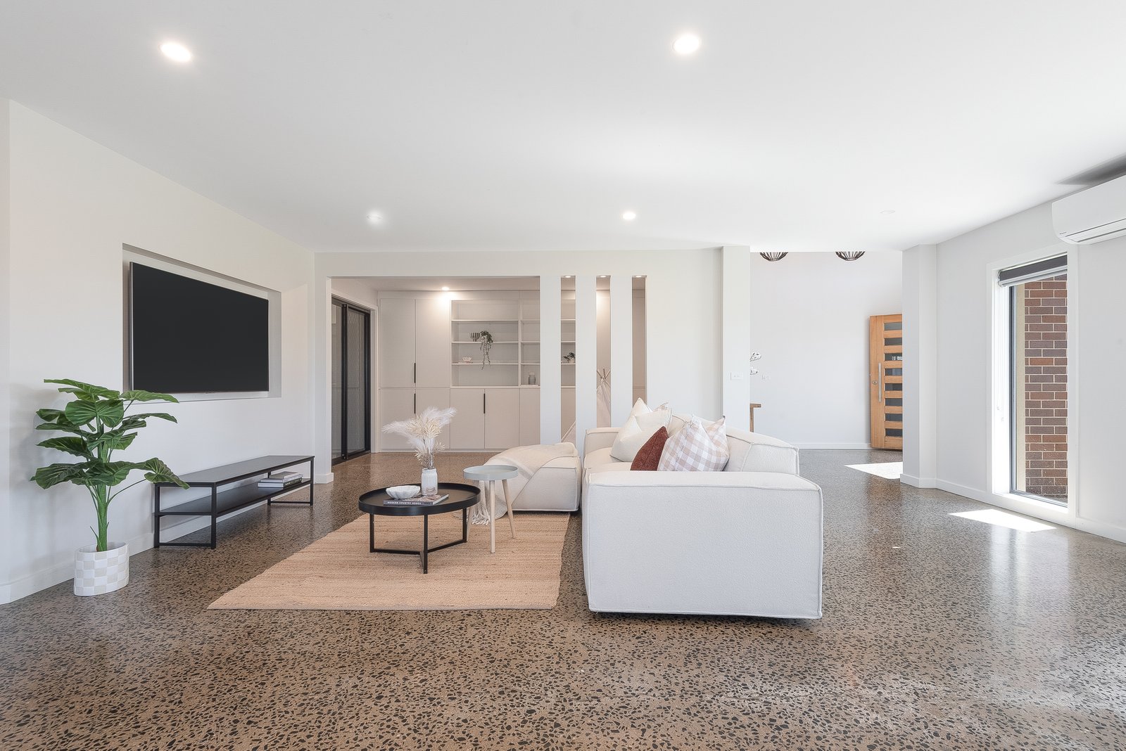 Gallery: 125 Lovely Banks Road