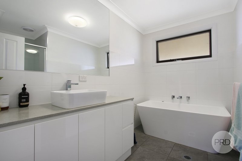 125 Pell Street HOWLONG 10