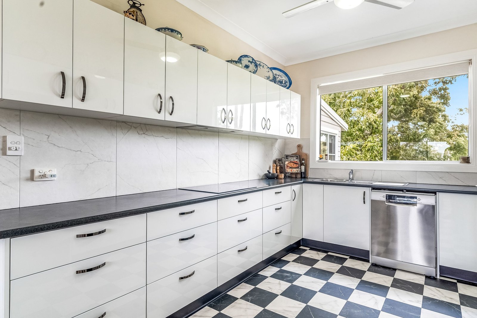 125 River Bank Road WYRALLAH 9