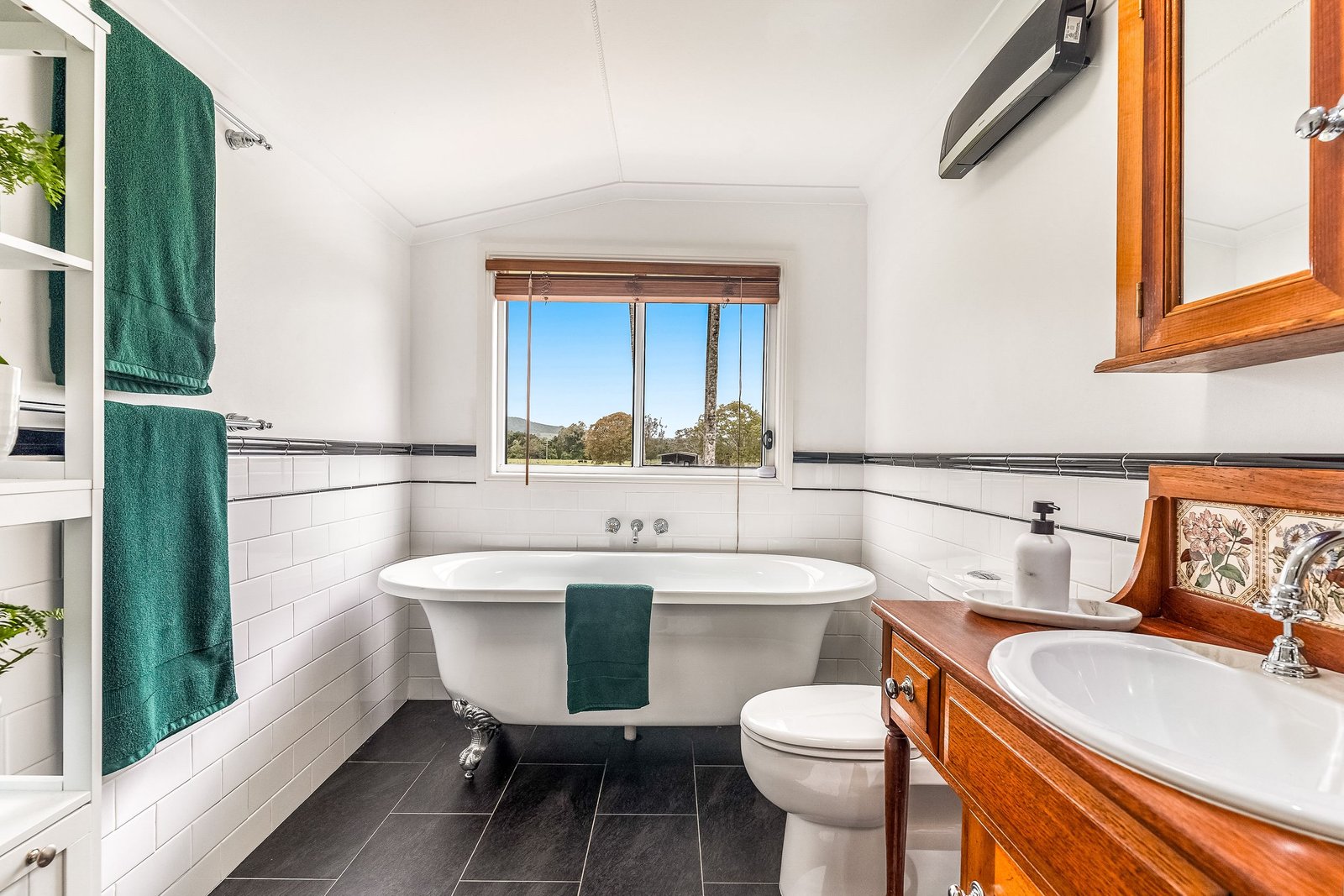 125 River Bank Road WYRALLAH 19