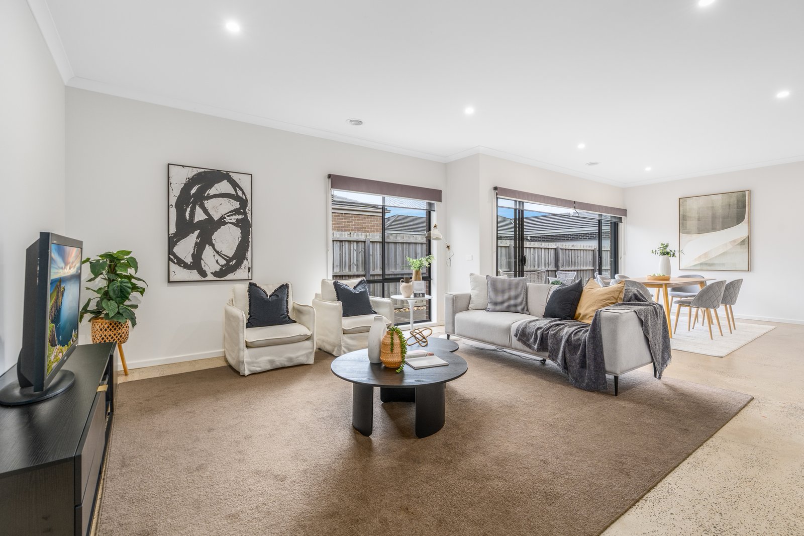 Gallery: 125 Rossack Drive