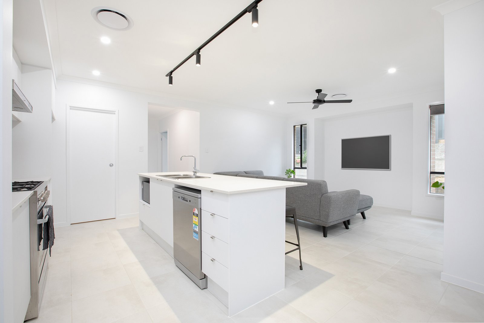 125 Saddlers Drive GILLIESTON HEIGHTS 4