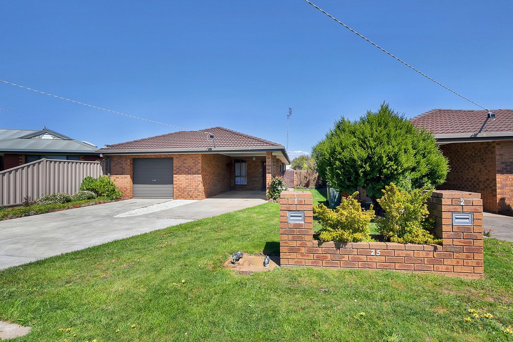 1/25 Shasta Drive DELACOMBE 2