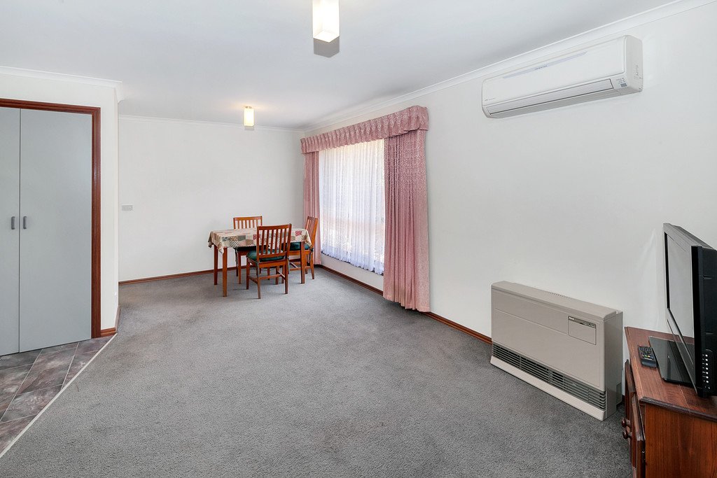1/25 Shasta Drive DELACOMBE 4