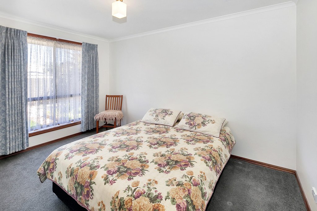1/25 Shasta Drive DELACOMBE 5