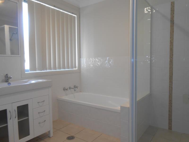1/25 Warrah Drive TAMWORTH 7