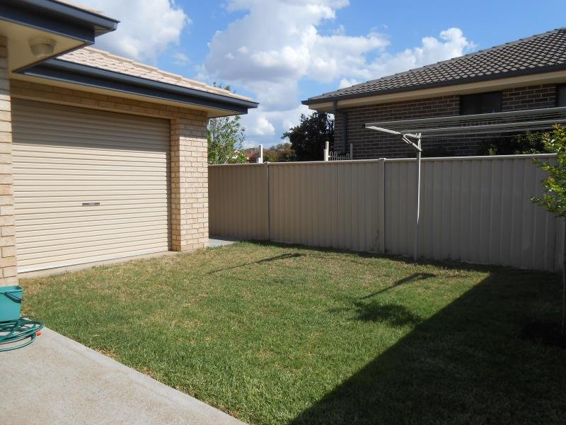 1/25 Warrah Drive TAMWORTH 8
