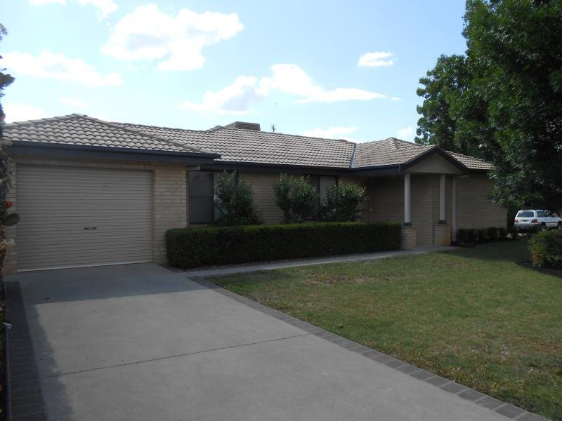 1/25 Warrah Drive TAMWORTH 9