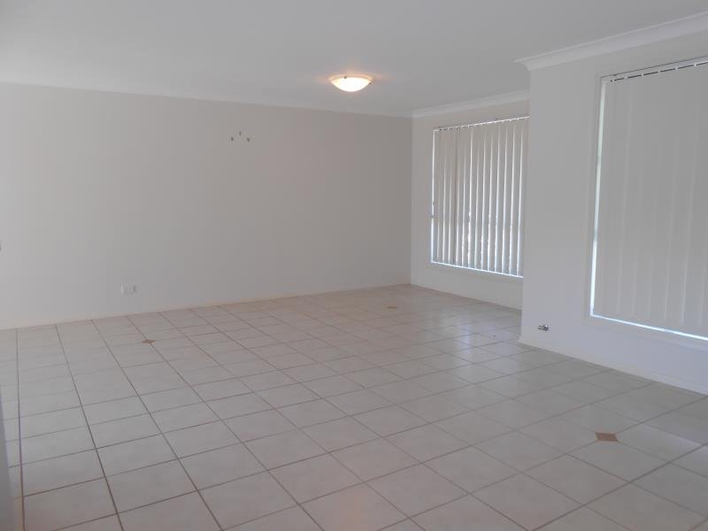 1/25 Warrah Drive TAMWORTH 4