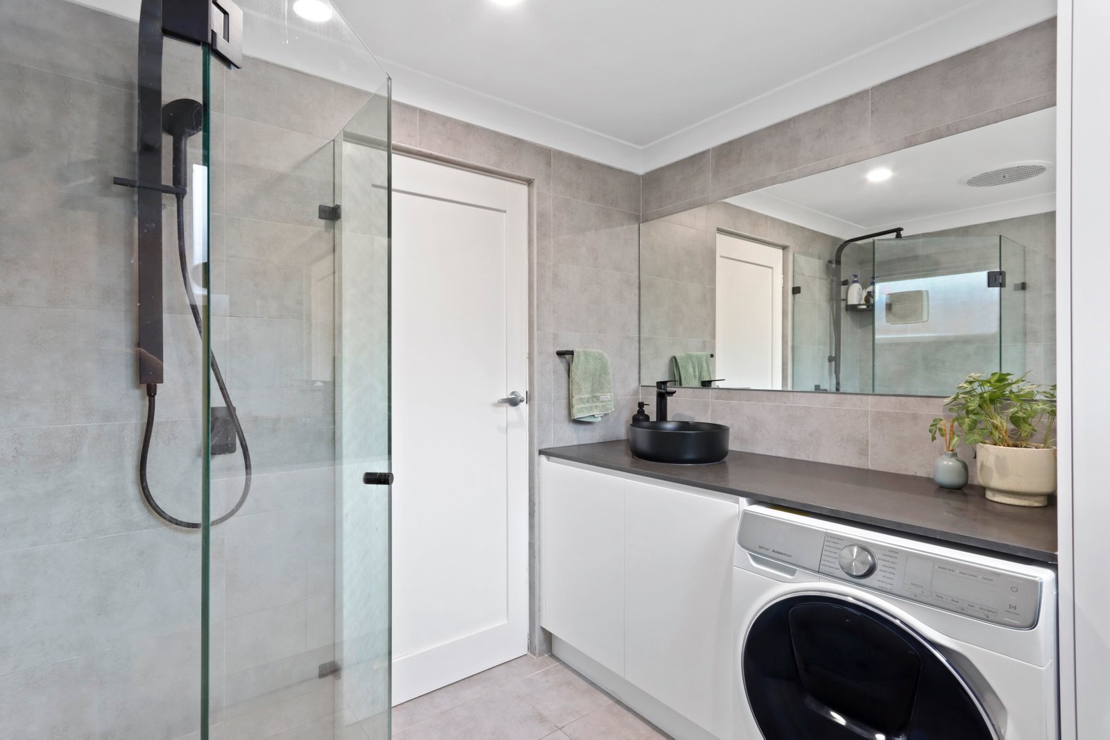 1/25 Wonoona Parade East  OATLEY 9
