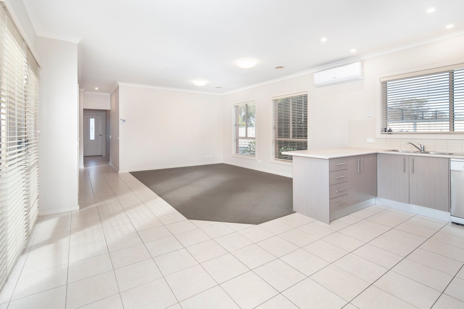1/250 Albert Street SEBASTOPOL 4