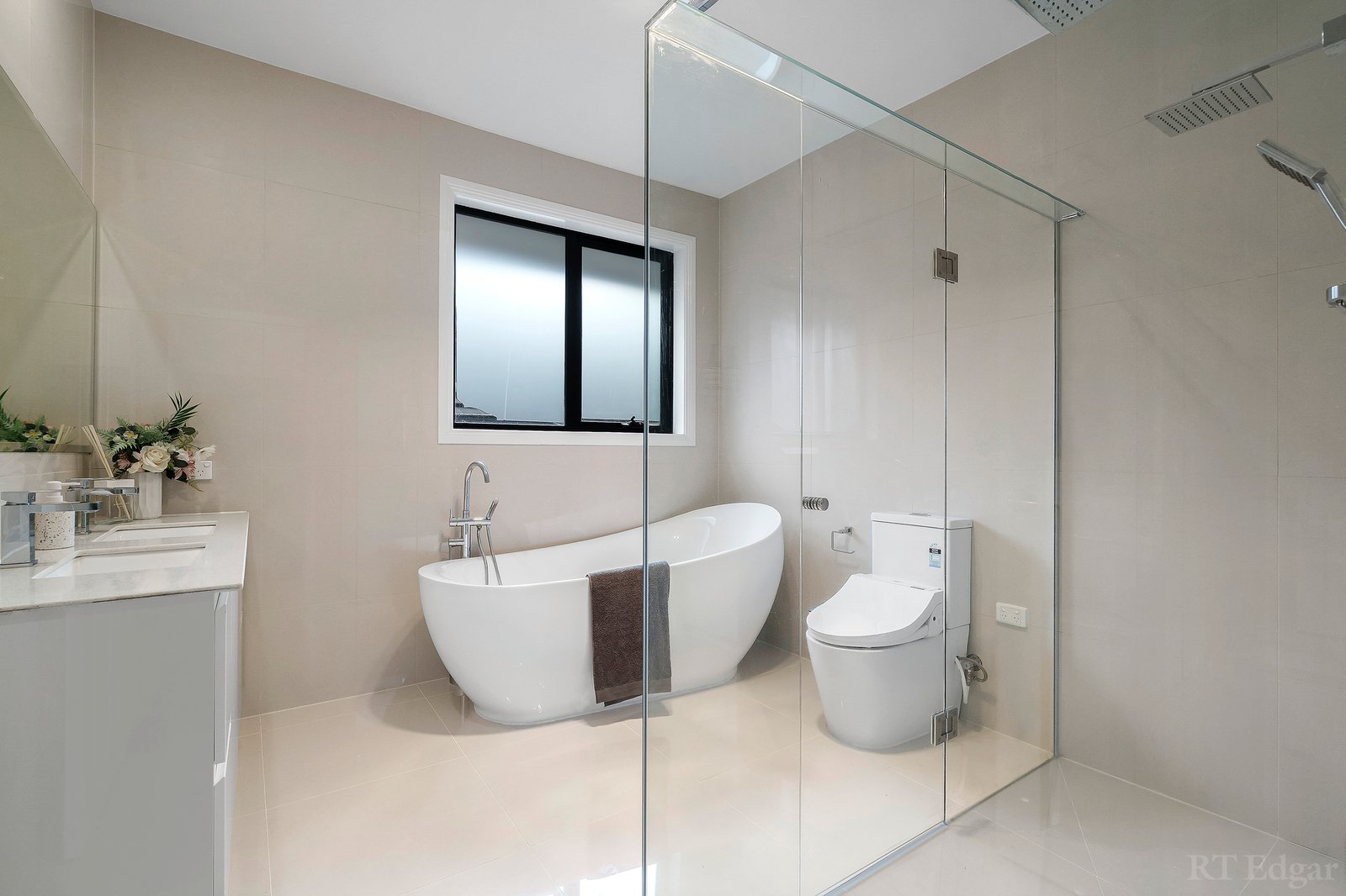 Real Estate and Property in 1/251 Elgar Road, Surrey Hills, VIC