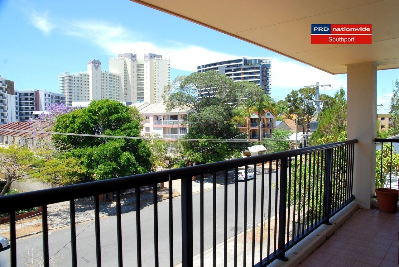 12/56-58 Bauer Street SOUTHPORT 2