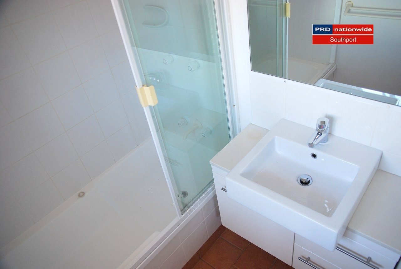 12/56-58 Bauer Street SOUTHPORT 6