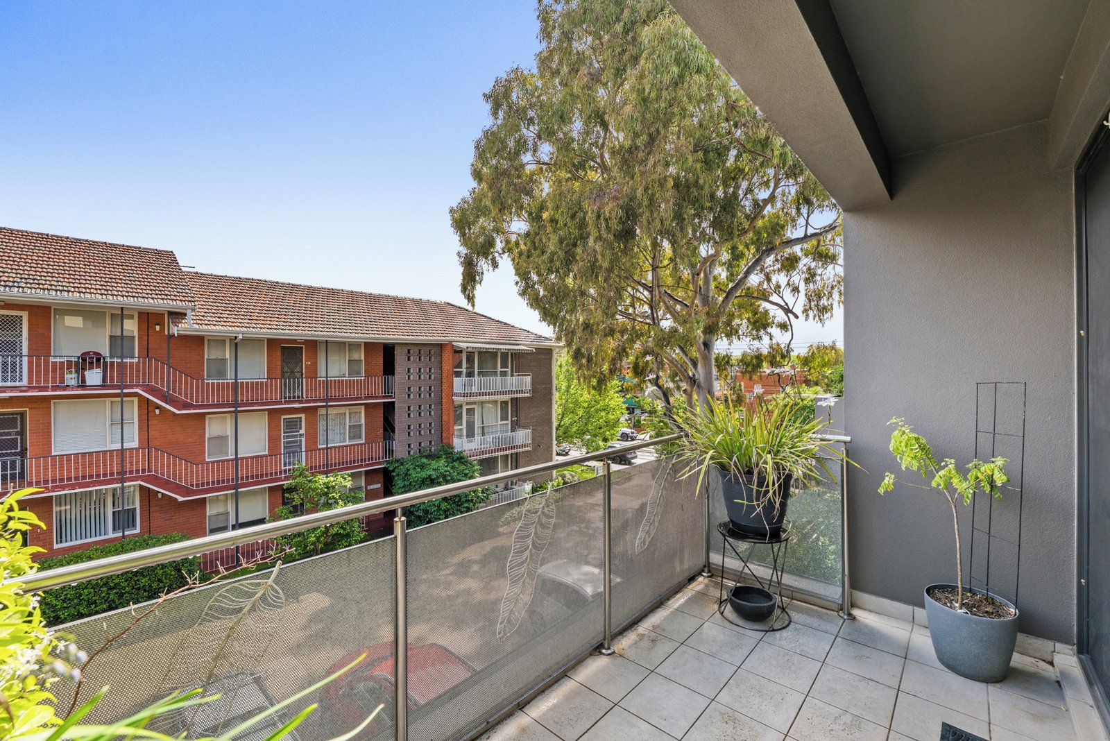 12/561 Glenferrie Road, Hawthorn, 3122