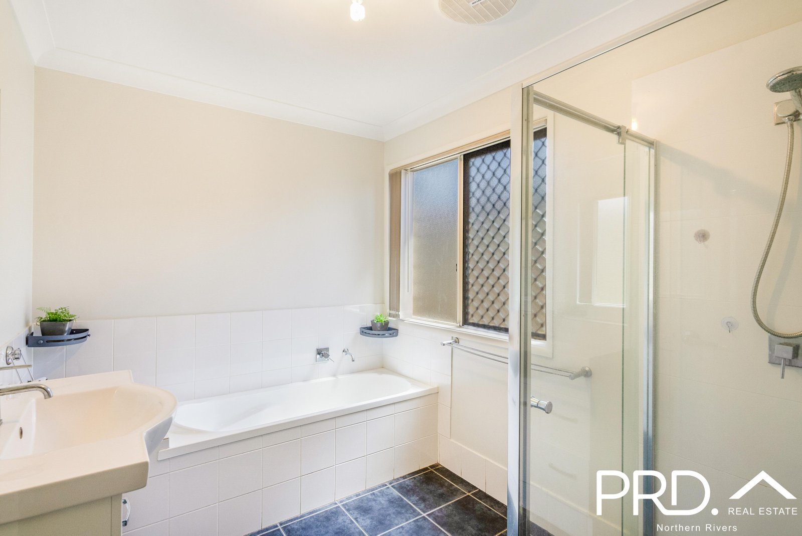 1&2/59 Sheppard Street CASINO 6