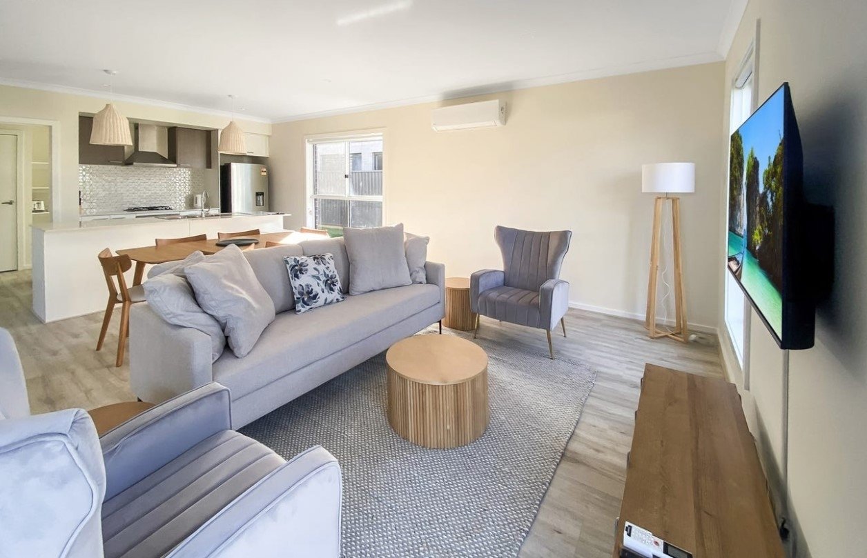 Gallery: 1/25B Spoonbill Avenue