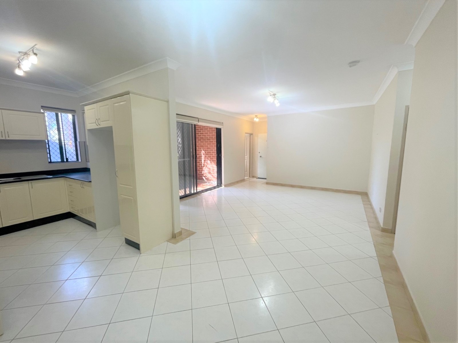 1/26-28 Melvin Street BEVERLY HILLS 4