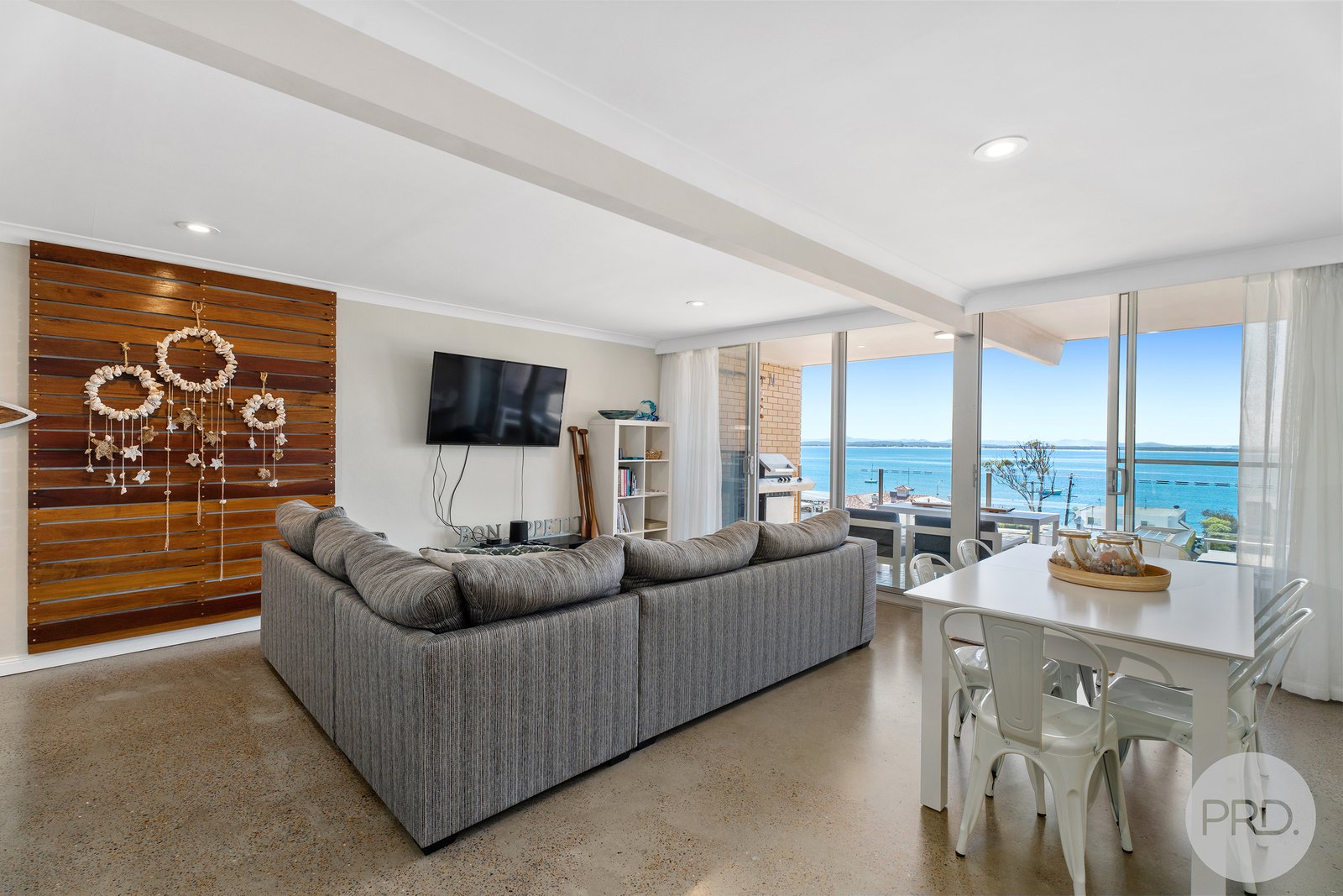 12/6-8 Tomaree Road SHOAL BAY 4