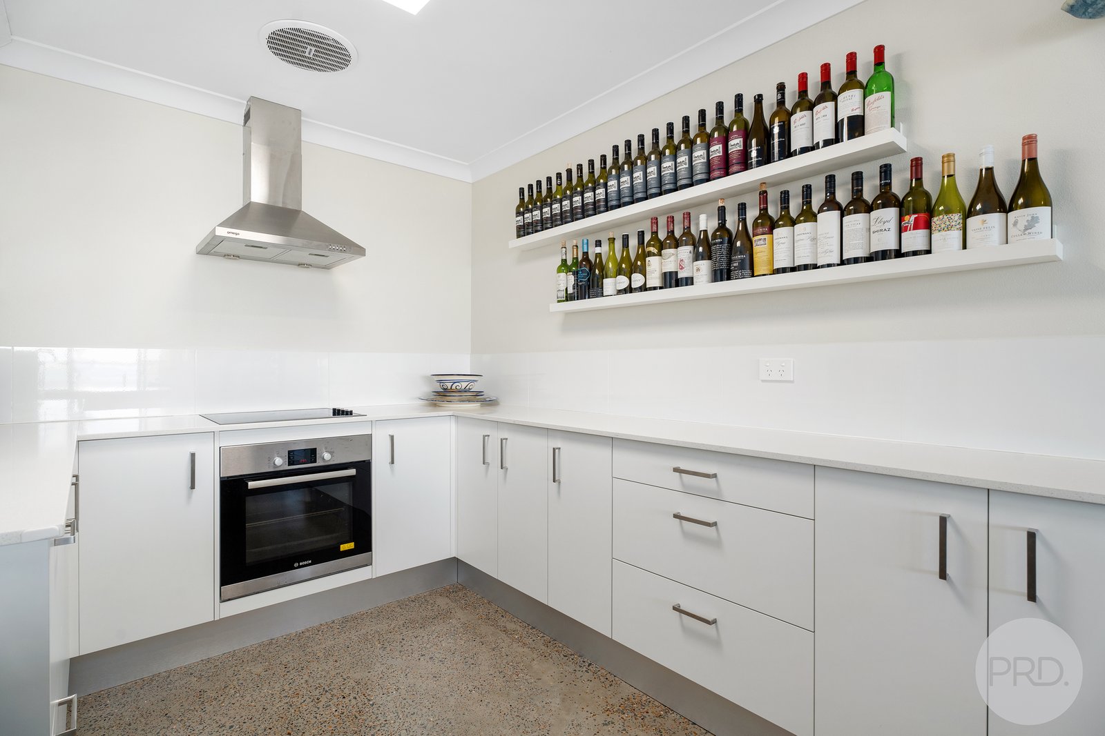 12/6-8 Tomaree Road SHOAL BAY 13