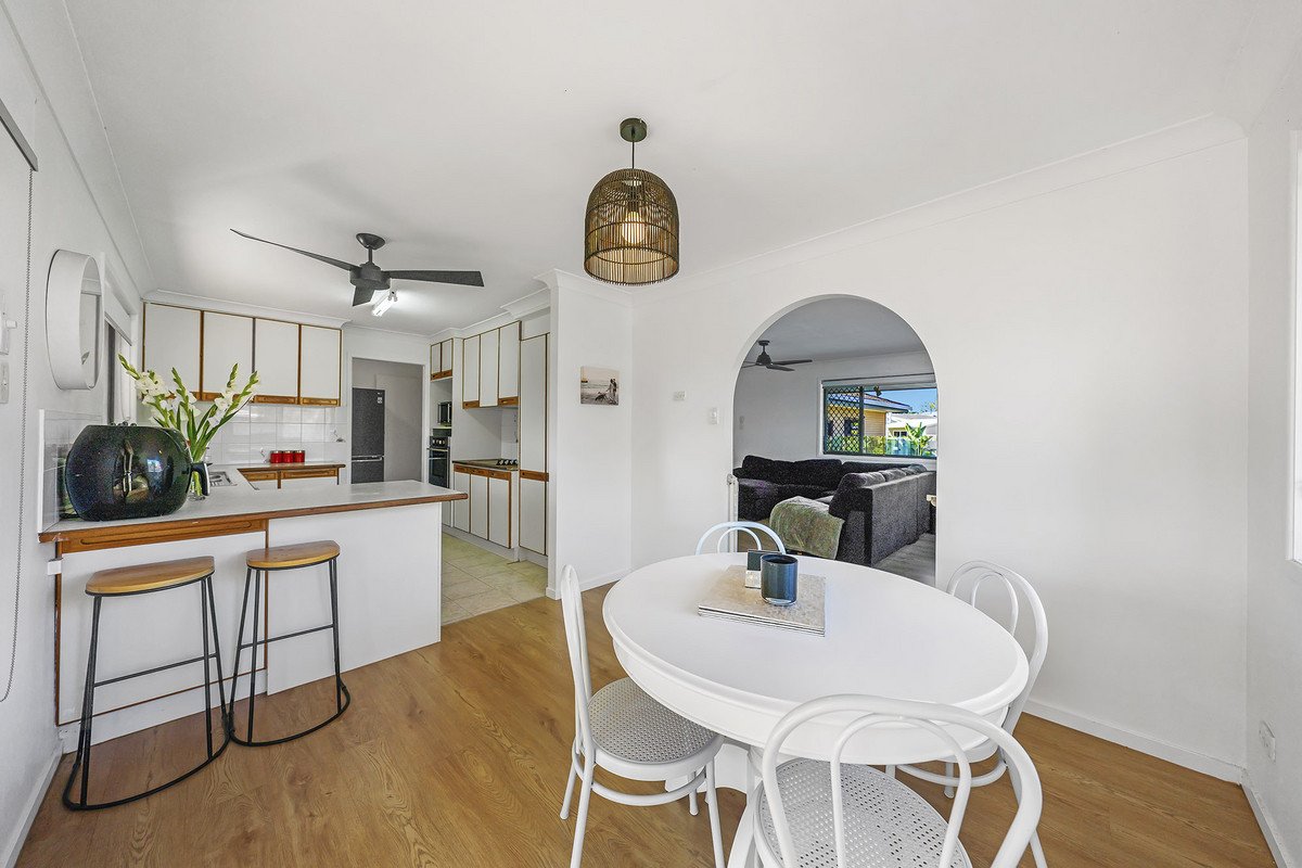 126 Burleigh Street Burleigh Waters 5