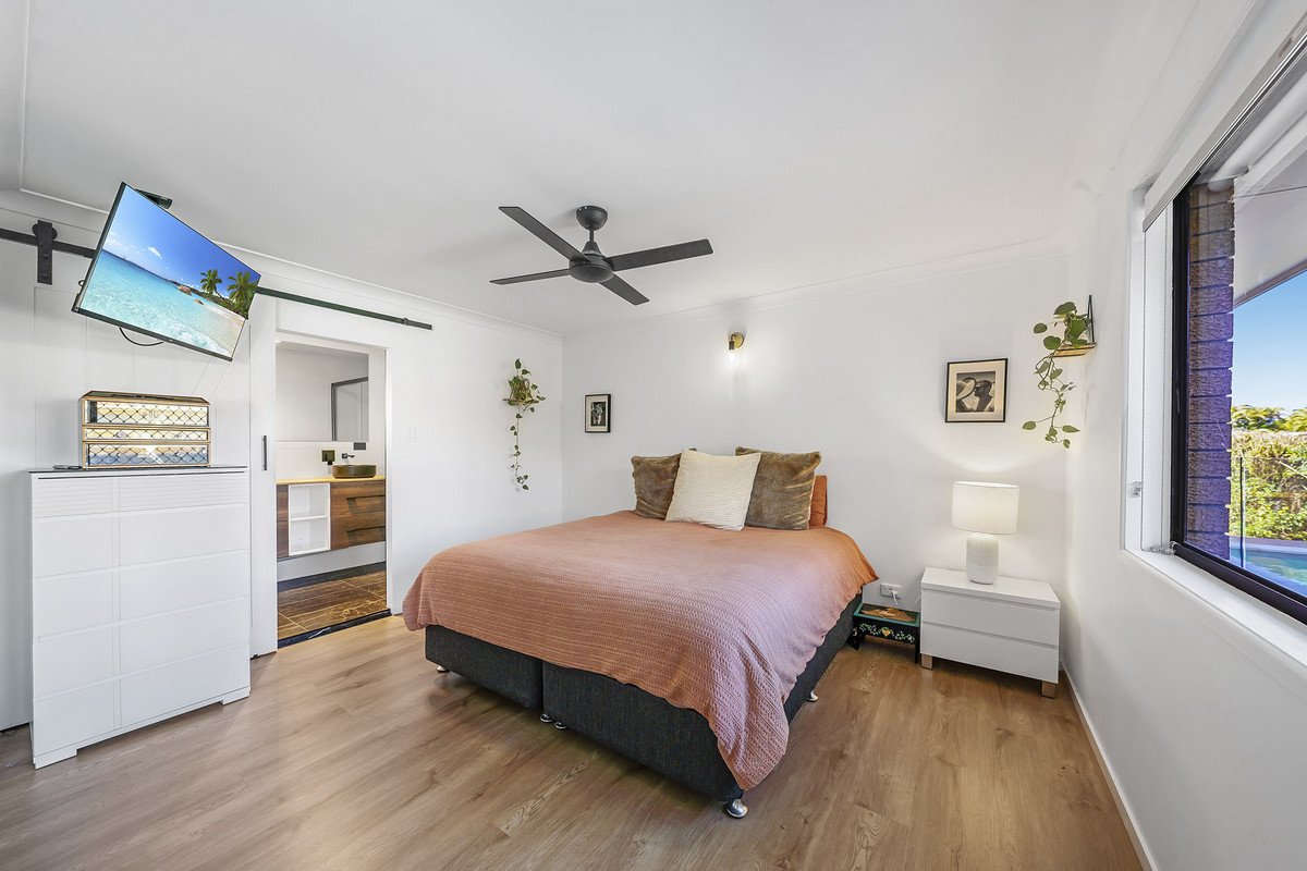 126 Burleigh Street Burleigh Waters 11