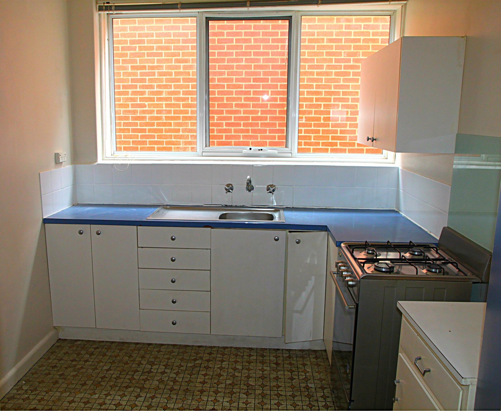 Gallery: 1/26 Charnwood Crescent