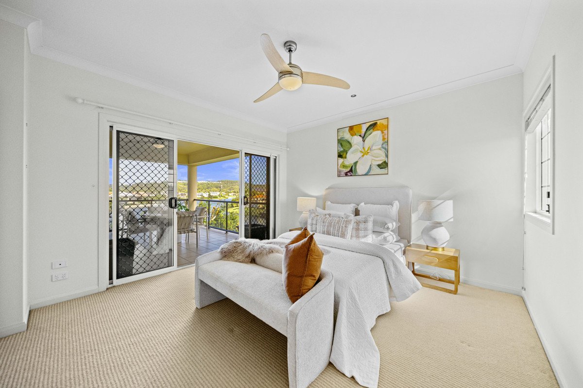 126 Dunlin Drive BURLEIGH WATERS 20
