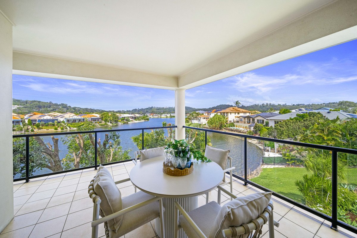 126 Dunlin Drive BURLEIGH WATERS 21