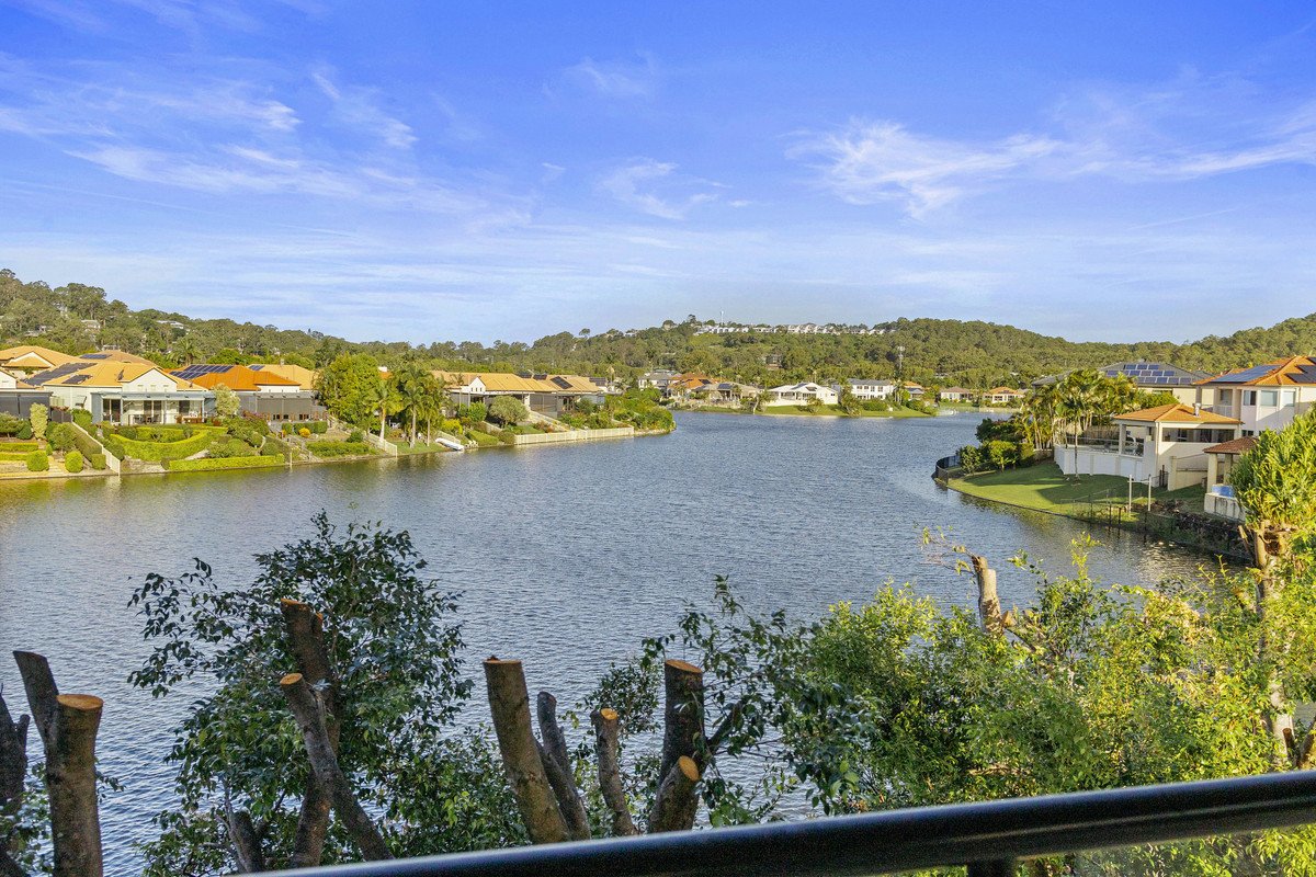 126 Dunlin Drive BURLEIGH WATERS 25