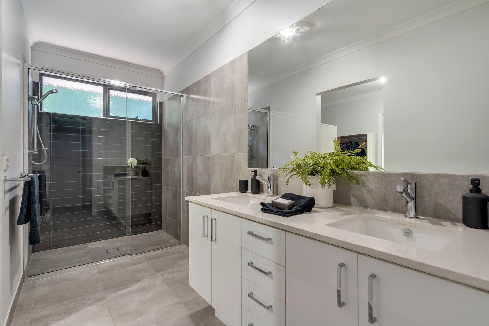Real Estate and Property in 1/26 Goldies Lane, Woodend, VIC
