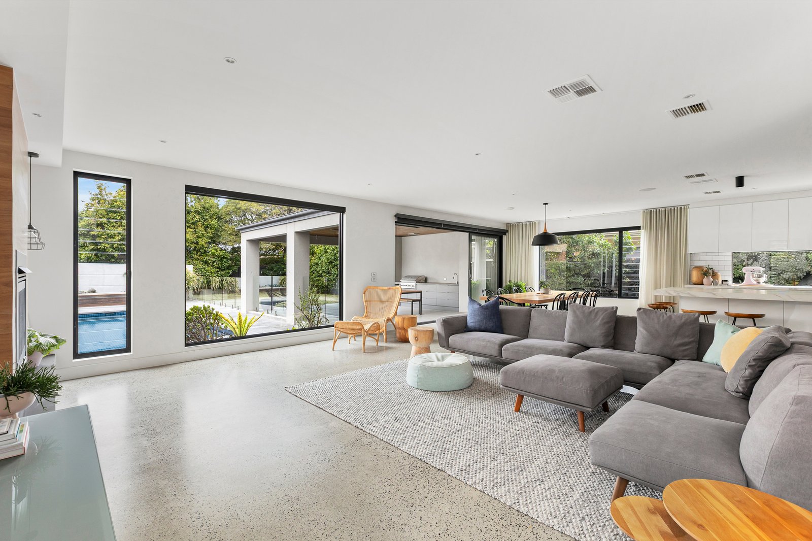 Gallery: 126 Ludstone Street