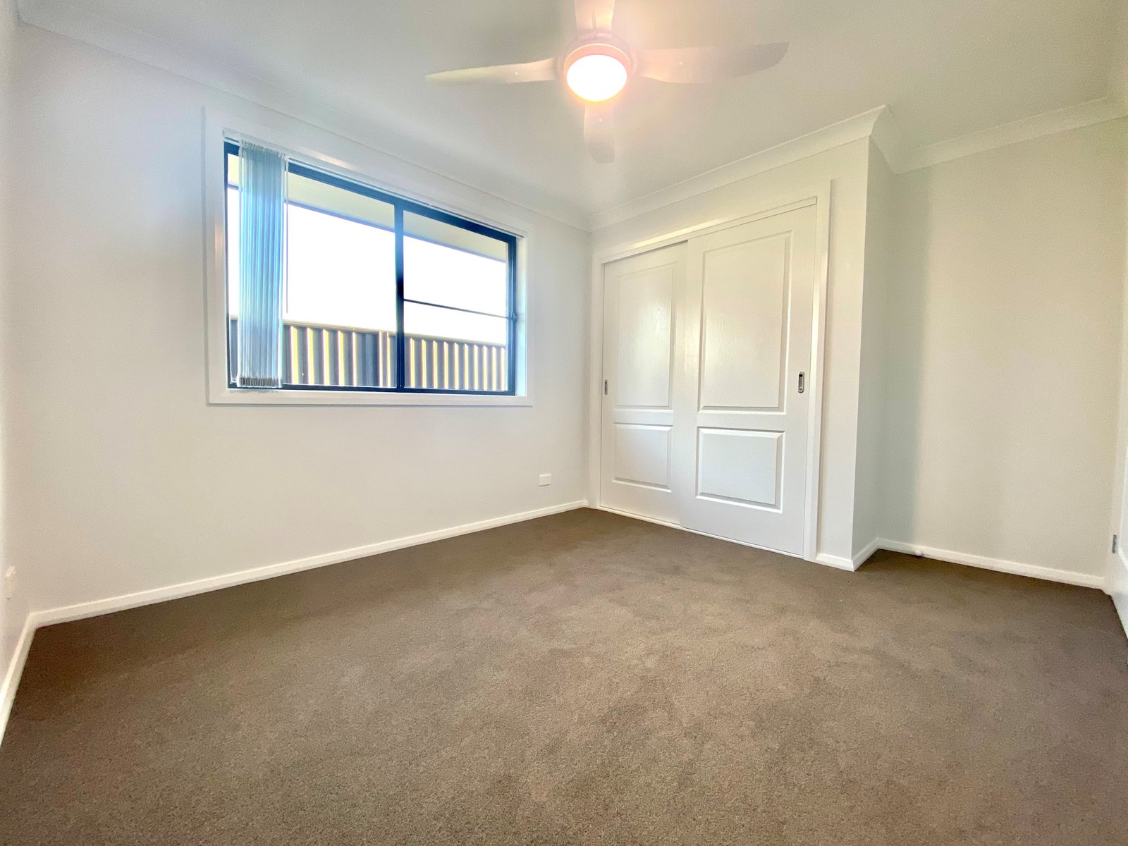 1/26 Mustang Close TAMWORTH 7