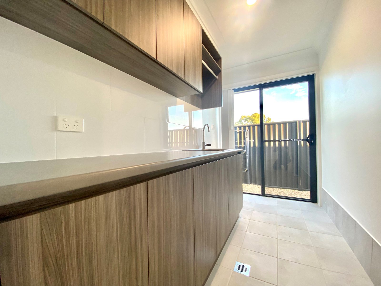 1/26 Mustang Close TAMWORTH 9